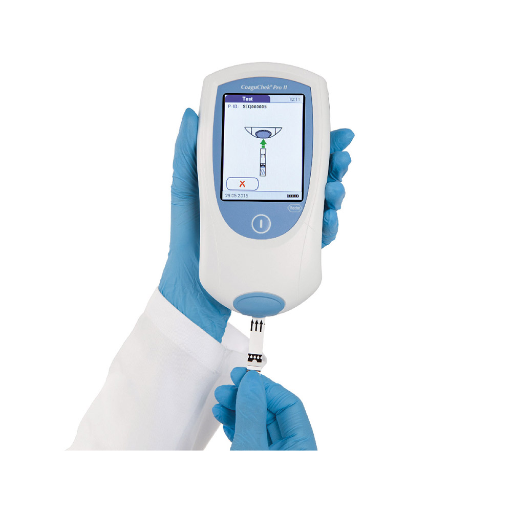 Großes, farbiges Touchscreen-Display CoaguChek Pro II System