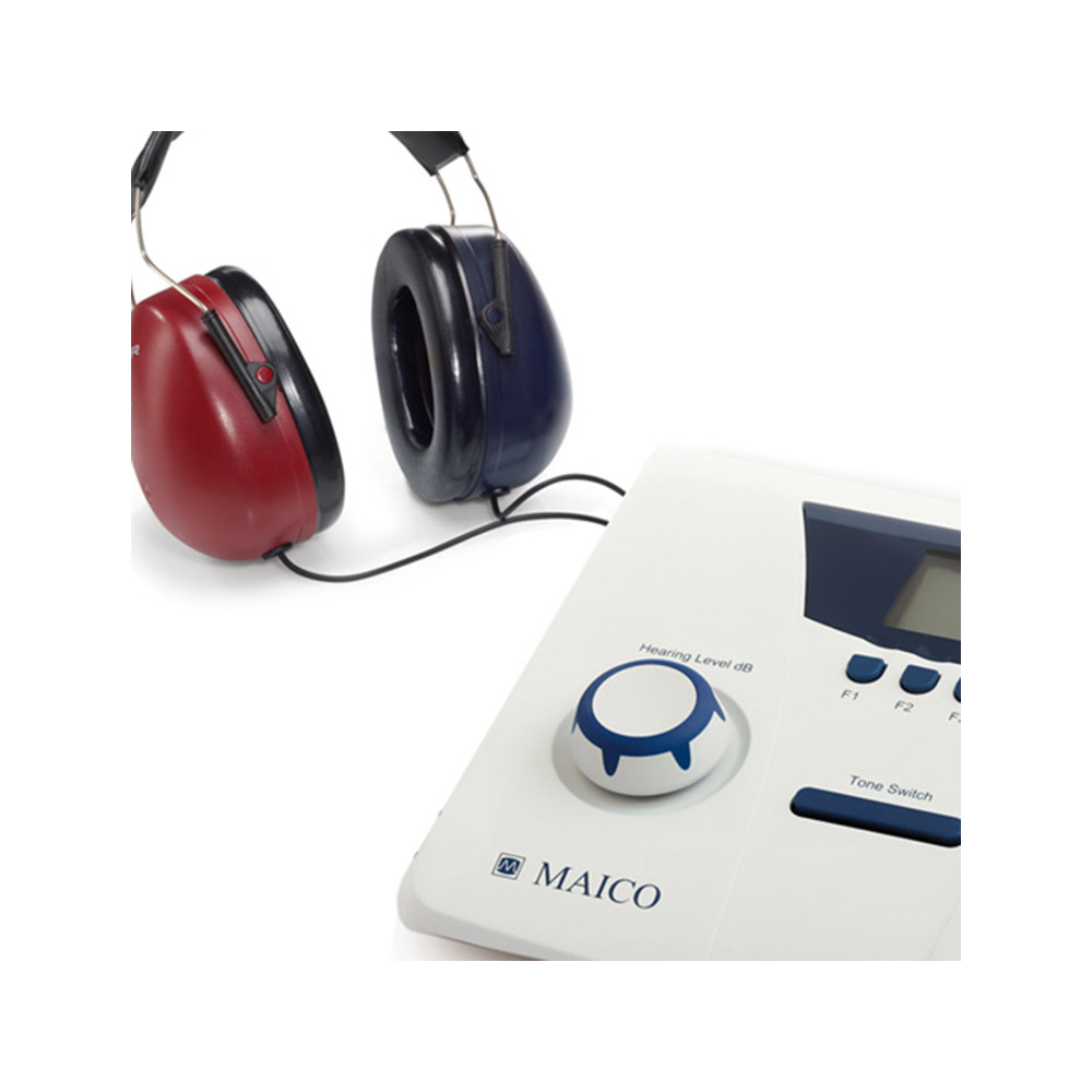 Die Polster des mitgelieferten Schallschutzhörers DD65 sind desinfizierbar und so besonders hygienisch Audiometer Maico MA 25